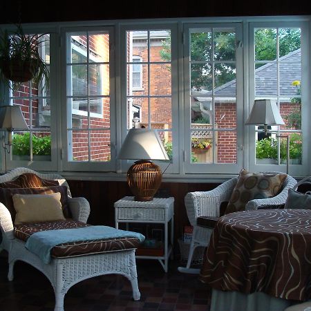 Bed and Breakfast Robinsong Thorold Екстер'єр фото