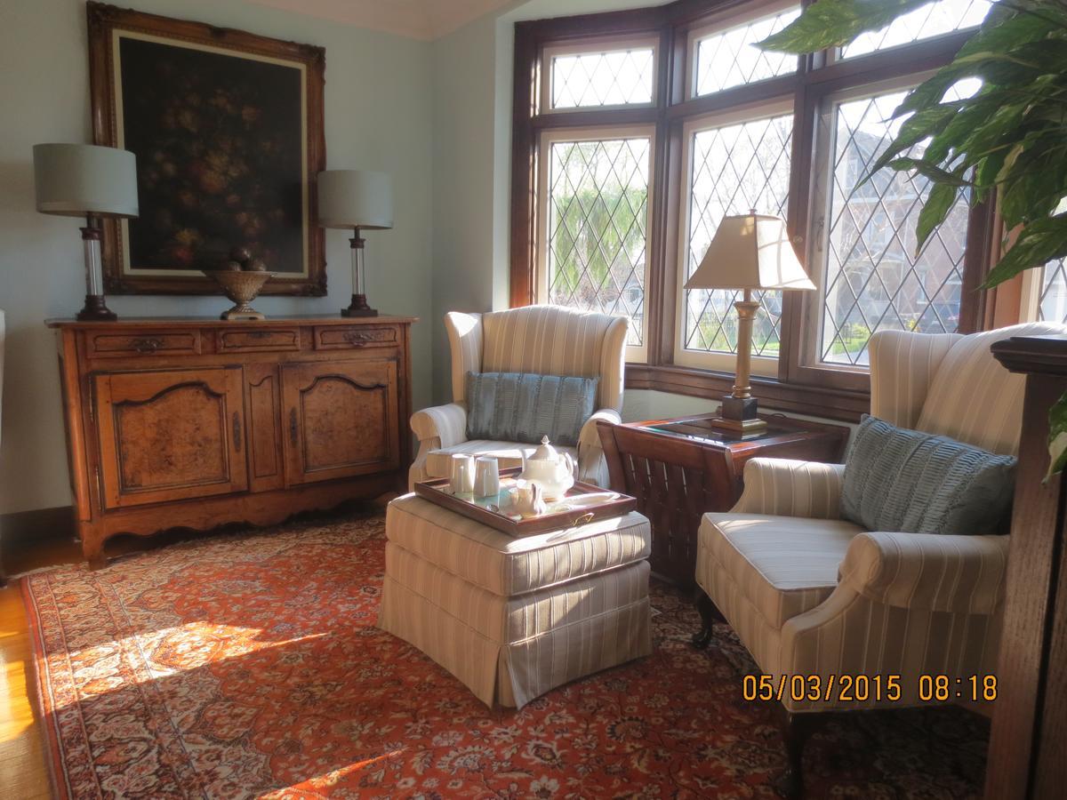 Bed and Breakfast Robinsong Thorold Екстер'єр фото