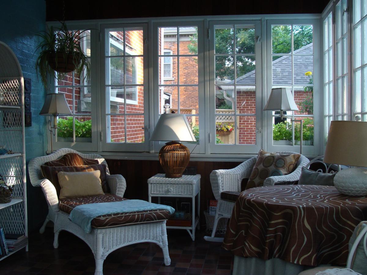 Bed and Breakfast Robinsong Thorold Екстер'єр фото